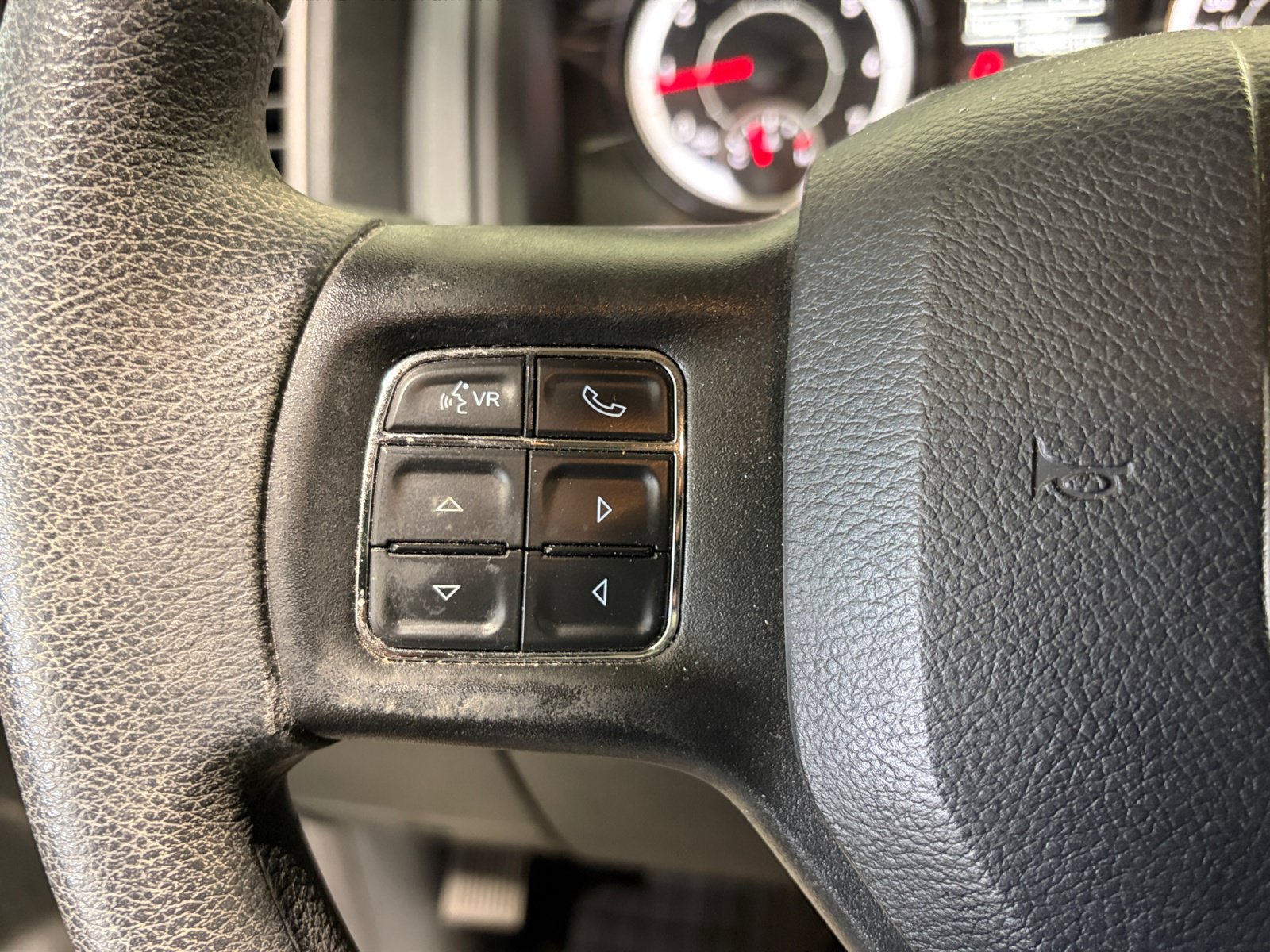 Used 2018 RAM 1500 Express RWD image 19