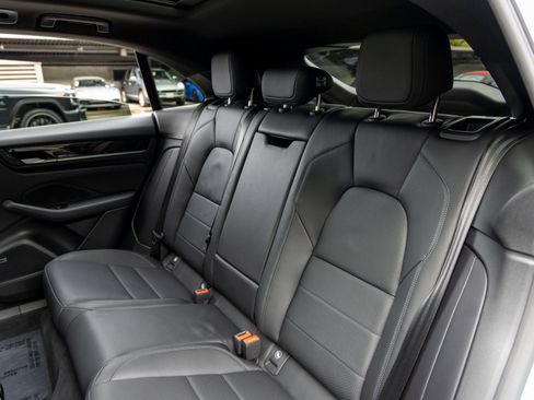 Certified 2025 Porsche Macan Electric image 42