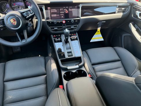New 2026 Porsche Macan AWD/4WD image 18