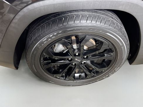 Used 2020 GMC Terrain SLE w/ Driver Convenience Package image 14