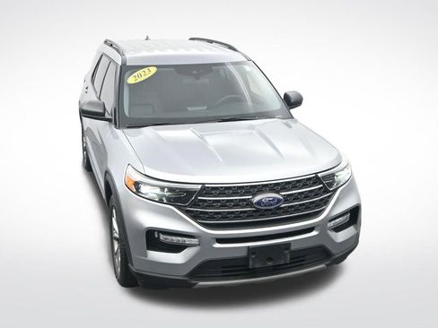 Used 2023 Ford Explorer XLT w/ Equipment Group 202A RWD image 24