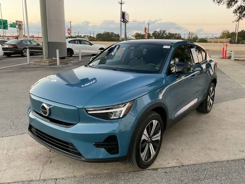 Certified 2023 Volvo C40 Recharge Core image 3