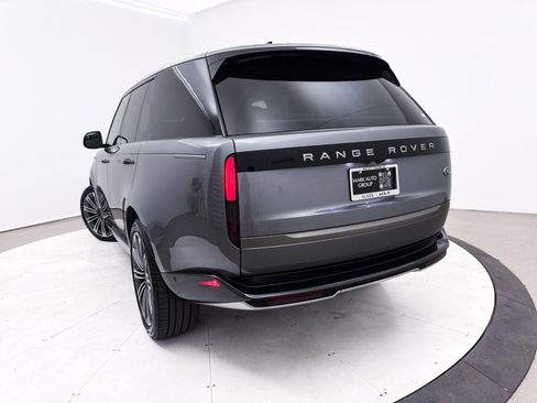Used 2023 Land Rover Range Rover SE image 9