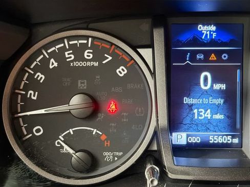 Used 2022 Toyota Tacoma TRD Sport w/ Technology Package RWD image 13
