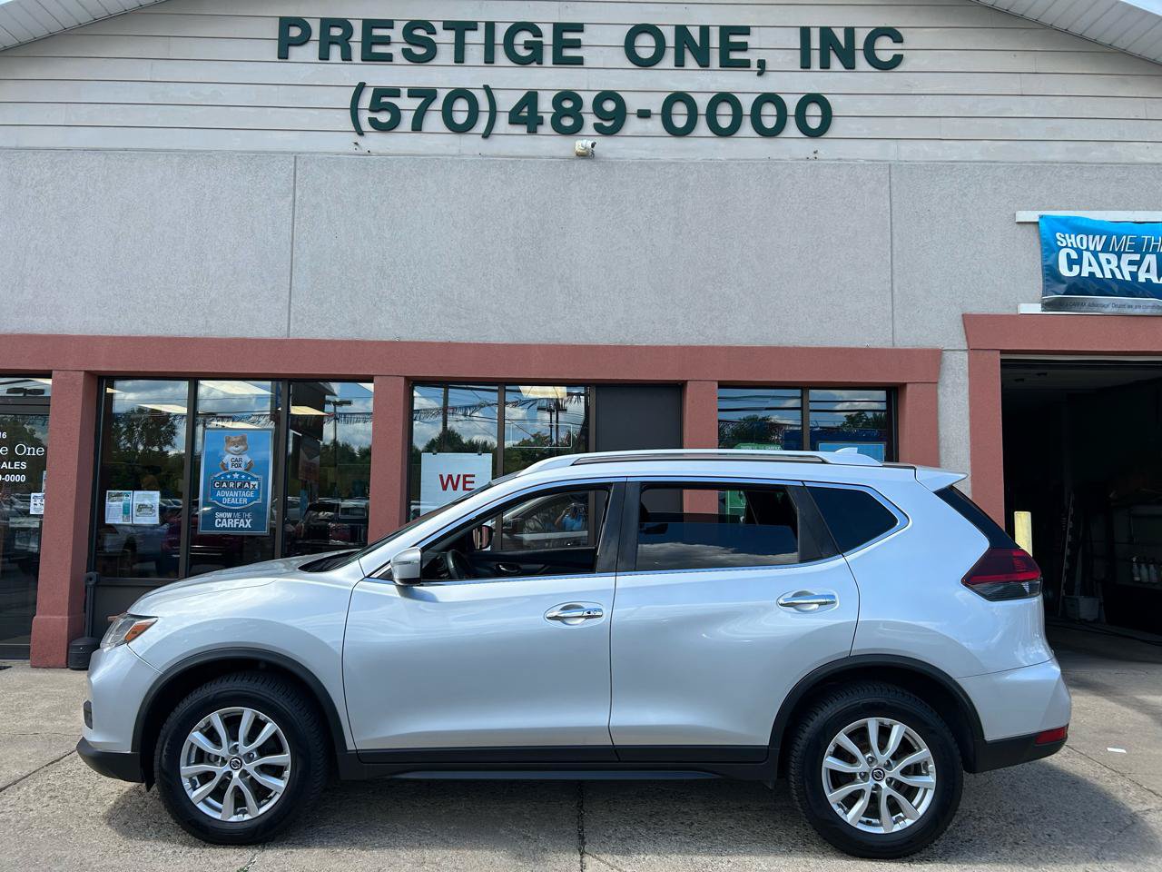 Used 2020 Nissan Rogue SV AWD/4WD image 2