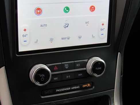 Used 2024 Ford Edge SEL image 17