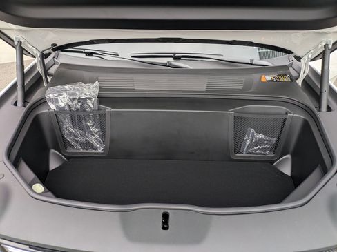 Used 2026 Rivian R1S Adventure image 31