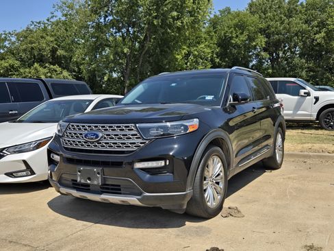 Used 2021 Ford Explorer Limited w/ Equipment Group 301A RWD image 3