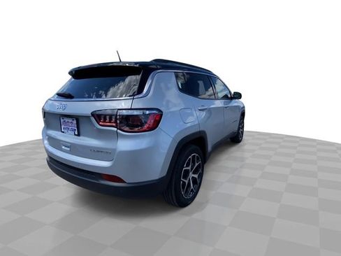 Used 2024 Jeep Compass Limited AWD/4WD image 2