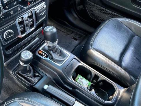 Certified 2018 Jeep Wrangler Unlimited Sahara AWD/4WD image 15