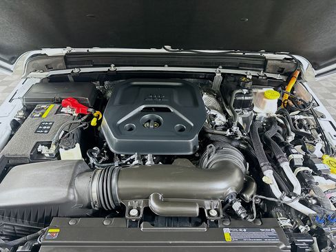 Used 2025 Jeep Wrangler Sahara w/ Safety Group image 34