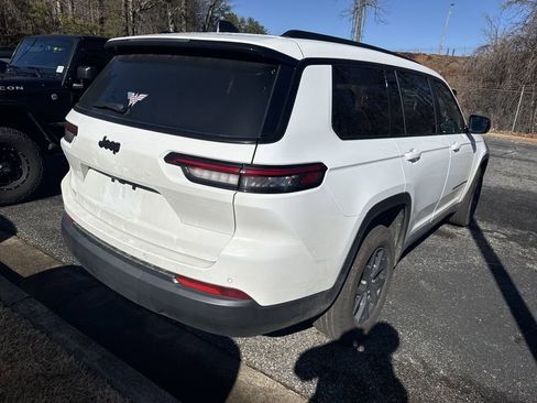 Used 2024 Jeep Grand Cherokee L Altitude image 8