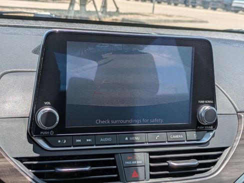 Used 2024 Nissan Altima 2.5 SV FWD image 23