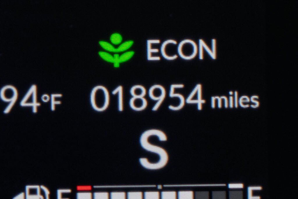 Used 2025 Honda HR-V Sport image 3