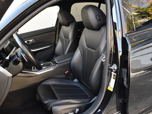 Used 2022 BMW 330i w/ M Sport Package image 21