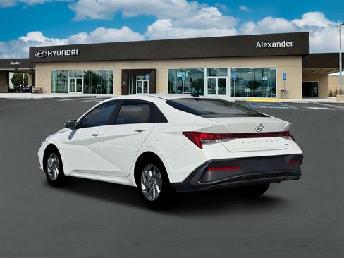New 2026 Hyundai Elantra Hybrid image 5