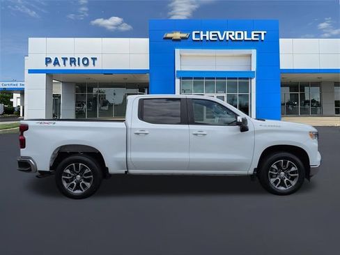 Used 2023 Chevrolet Silverado 1500 LT AWD/4WD image 11