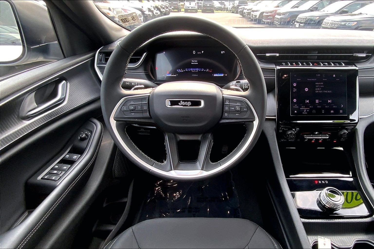 Certified 2024 Jeep Grand Cherokee L Laredo AWD/4WD image 4