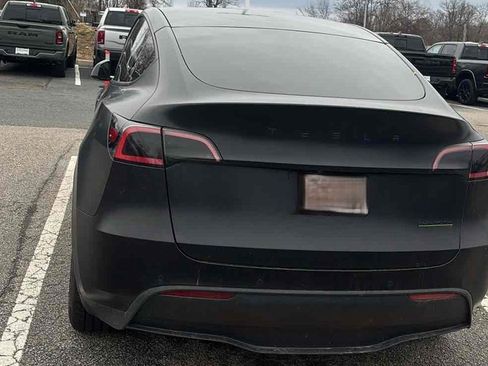 Used 2021 Tesla Model Y Long Range image 5