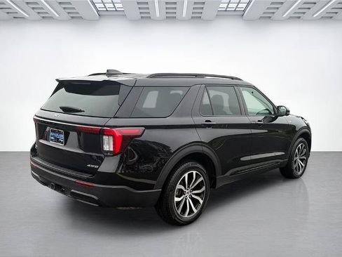 Certified 2025 Ford Explorer ST-Line AWD/4WD image 3
