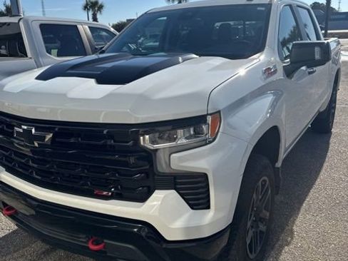 Used 2023 Chevrolet Silverado 1500 LT Trail Boss w/ LT Trail Boss Premium Package image 3