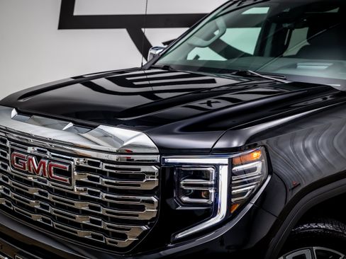 Used 2025 GMC Sierra 1500 Denali w/ Denali Reserve Package AWD/4WD image 22