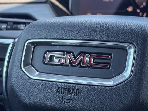 Used 2025 GMC Acadia Elevation FWD image 22