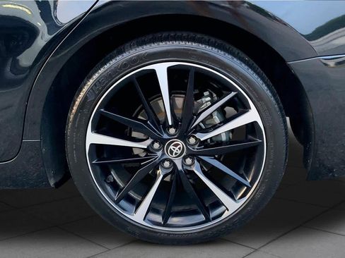 Used 2020 Toyota Camry XSE FWD image 11