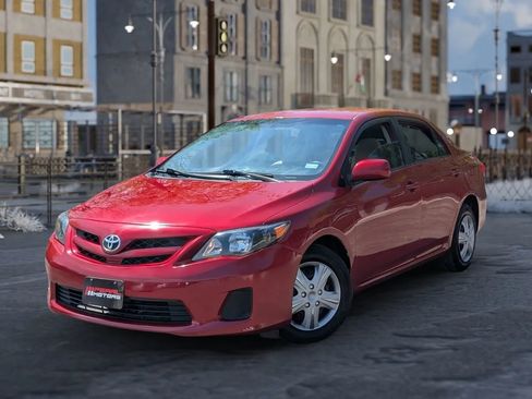 Used 2011 Toyota Corolla LE image 3