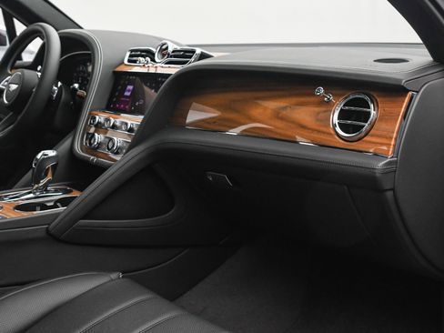New 2025 Bentley Bentayga image 20