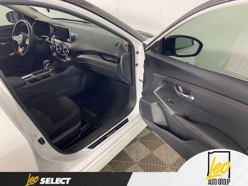 Used 2025 Nissan Sentra SR FWD image 18