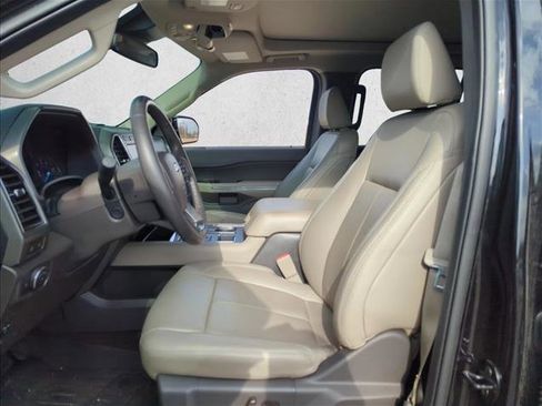 Used 2021 Ford Expedition XLT image 14