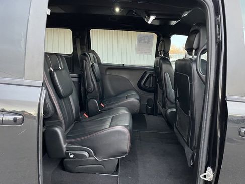 Used 2019 Dodge Grand Caravan GT image 31