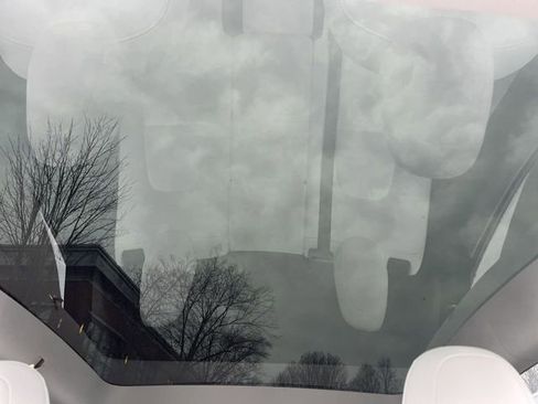 Used 2022 Tesla Model Y Performance image 21