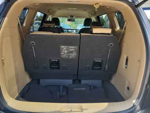 Used 2016 Kia Sedona EX FWD image 7