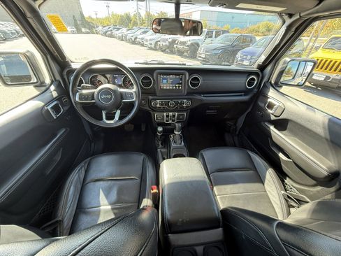 Used 2018 Jeep Wrangler Unlimited Sahara w/ Dual Top Group image 9