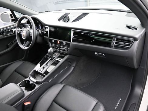 New 2026 Porsche Macan AWD/4WD image 31