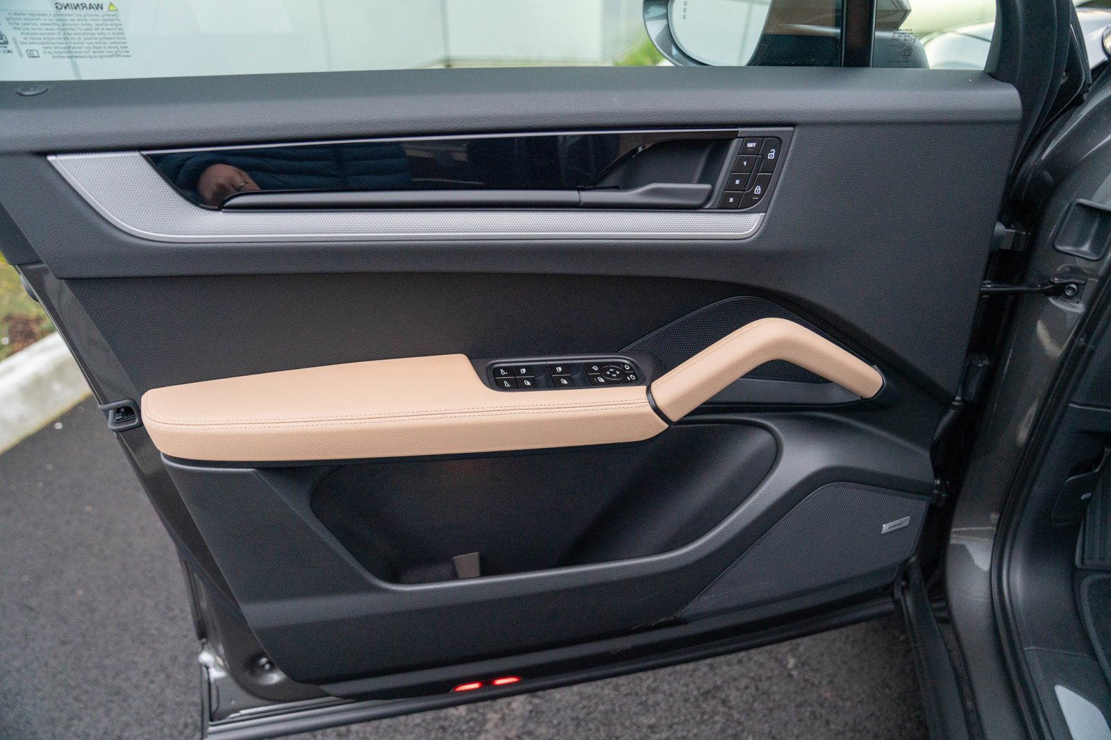Certified 2026 Porsche Cayenne AWD/4WD image 10