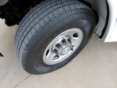 Used 2018 Chevrolet Express 3500 LT w/ LT Preferred Equipment Group image 23