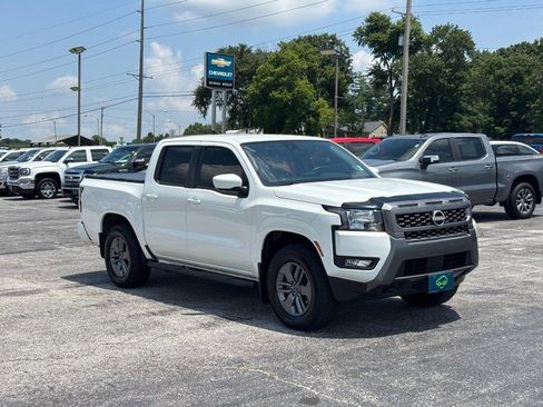 Used 2025 Nissan Frontier SV w/ SV Convenience Package AWD/4WD image 7