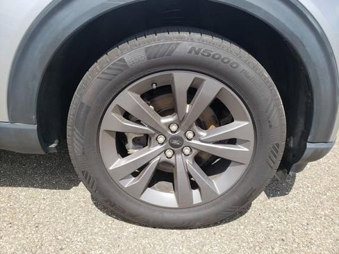 Used 2023 Ford Explorer XLT w/ Equipment Group 202A AWD/4WD image 28