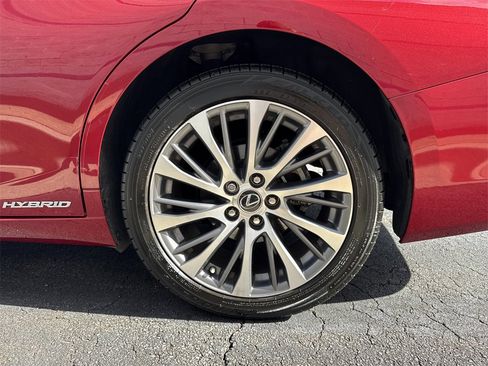 Used 2021 Lexus ES 300h w/ Premium Package image 20