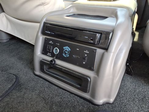 New 2025 GMC Savana 2500 w/ Driver Convenience Package image 9