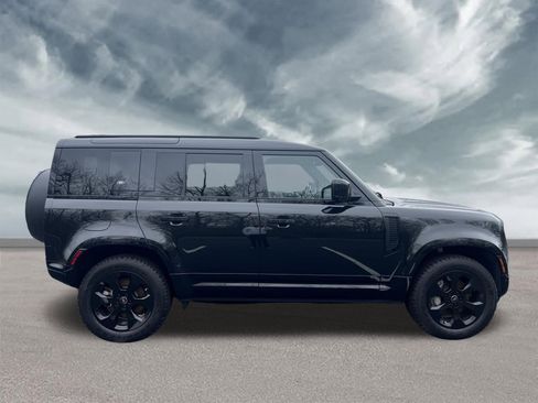 Certified 2023 Land Rover Defender 110 X-Dynamic SE AWD/4WD image 6