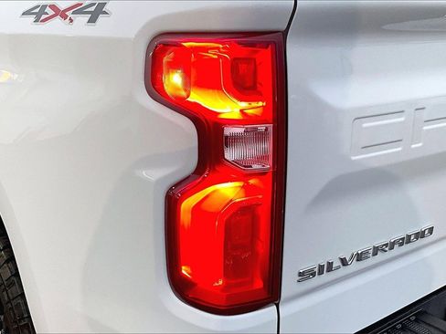 Used 2024 Chevrolet Silverado 1500 RST w/ Convenience Package II image 31