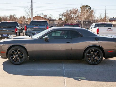 Used 2020 Dodge Challenger SXT w/ Driver Convenience Group image 8