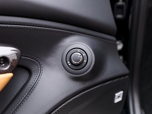 Used 2022 Ferrari F8 Tributo image 52