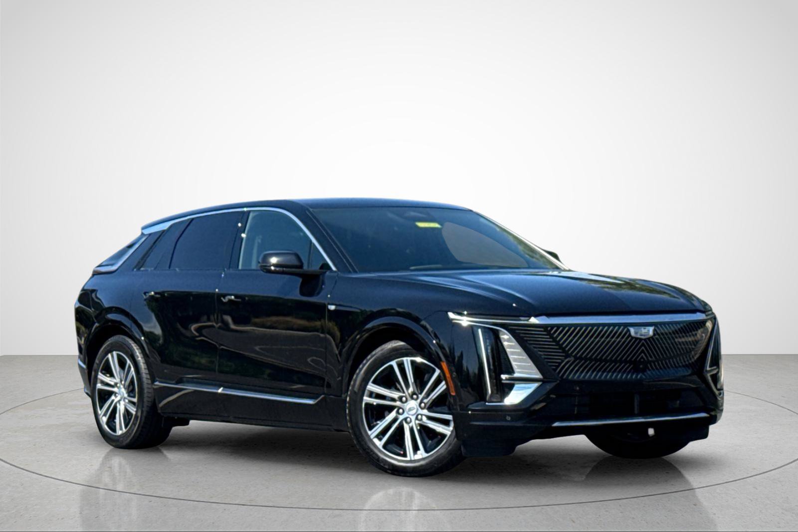 Used 2024 Cadillac Lyriq Luxury RWD image 2