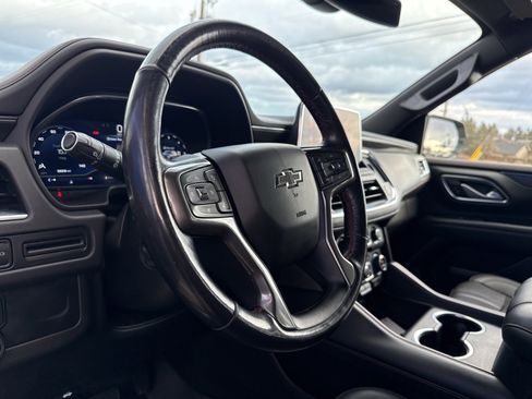 Used 2022 Chevrolet Suburban RST w/ Luxury Package image 19