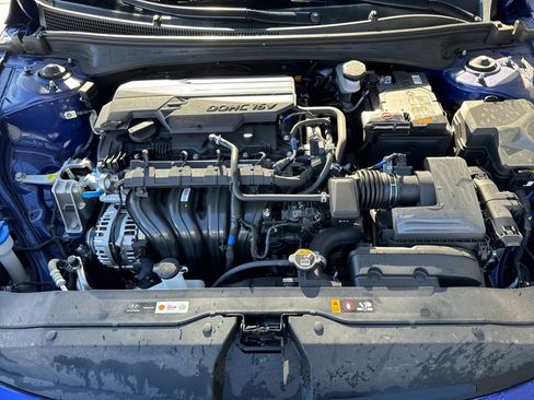 Certified 2025 Hyundai Elantra Sport image 21